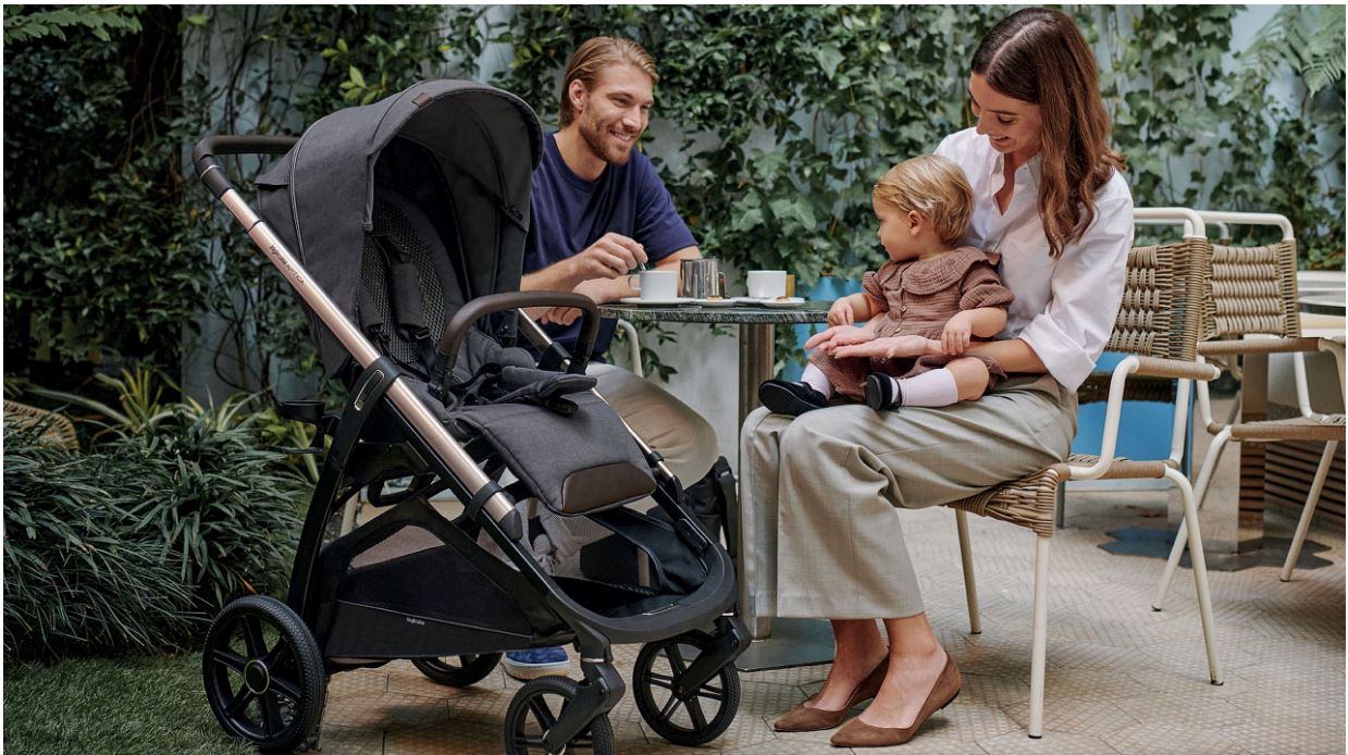 Disfruta de los paseos con tu bebé con los mejores juguetes para el carro